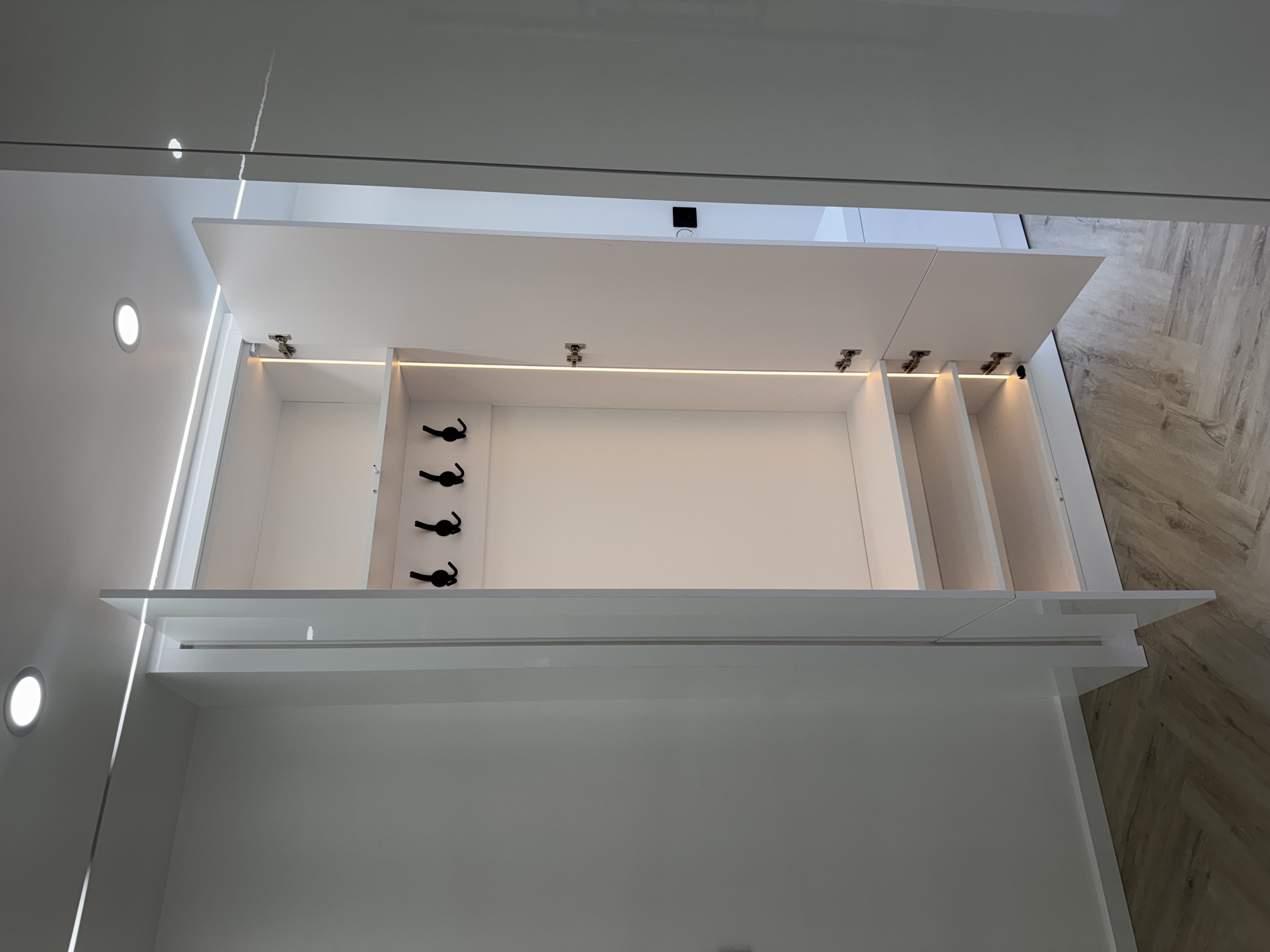 Detailfoto van Garderobekast op maat - Hal - vakmanschap van MaxSus Interieurbouw